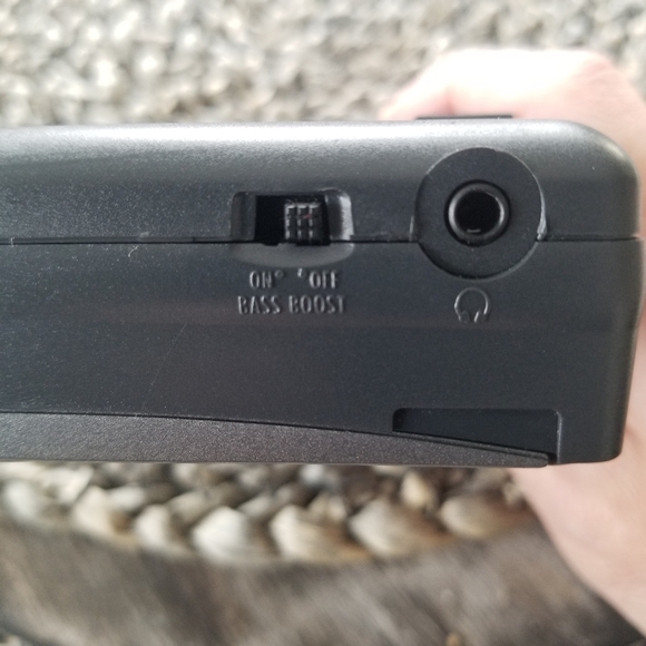 RCA Portable AM/FM Radio Cassette Player Walkman - Picture 5 of 6